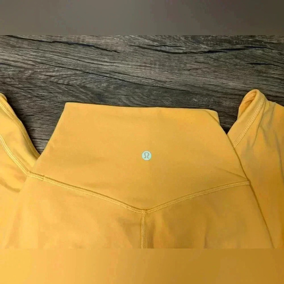 Lululemon Align High-Rise Crop 21"
Mango Dream size 2 - Picture 5 of 6